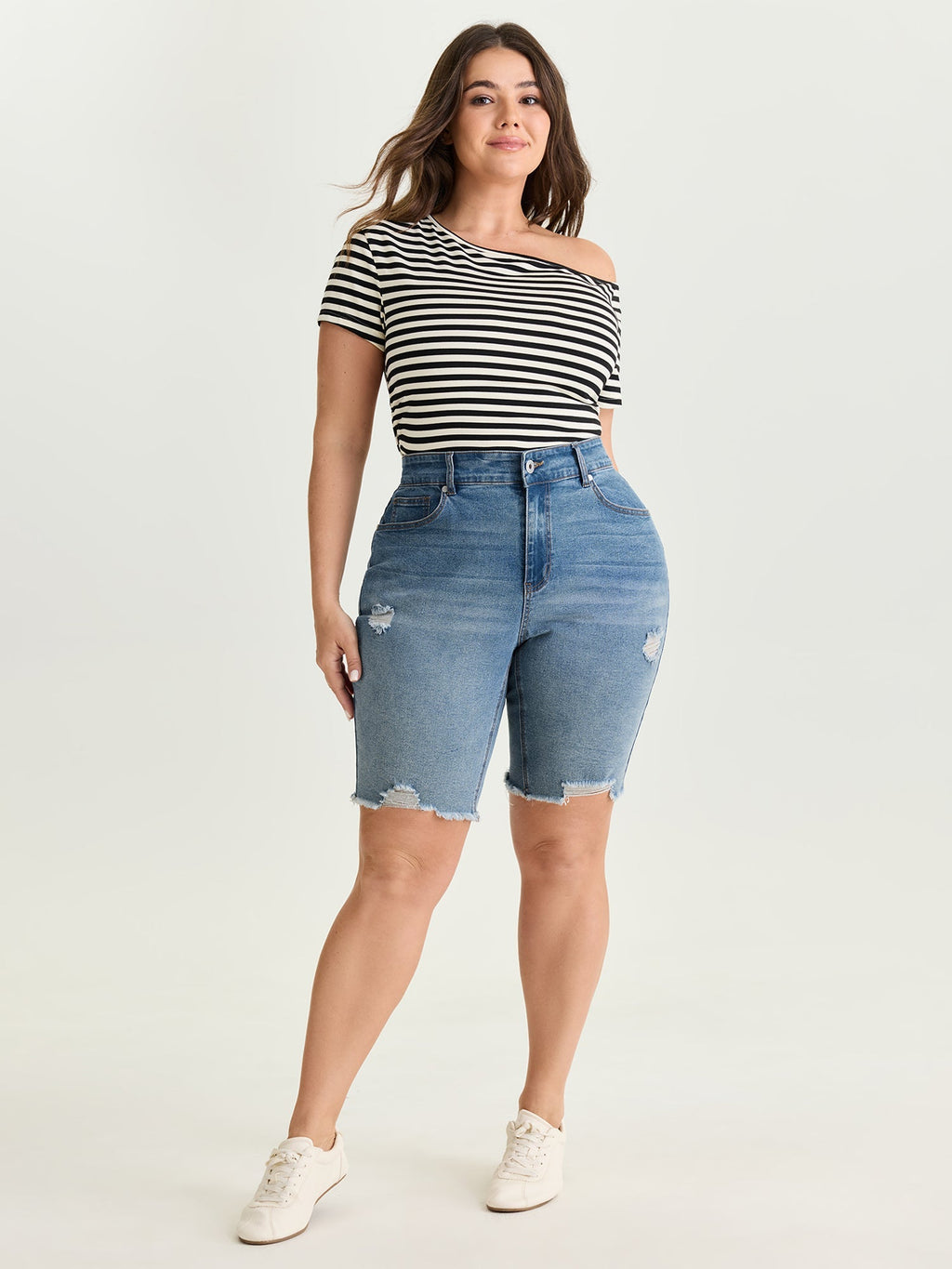 Stretchy Skinny-Fit Raw Hem Denim Shorts