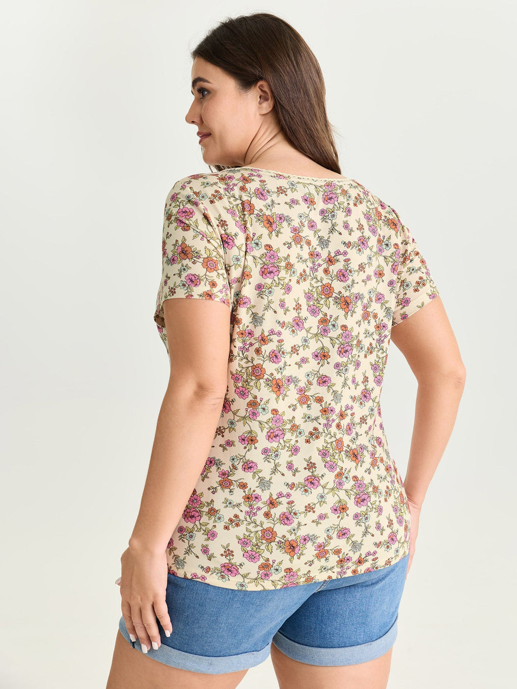 Floral Print Scoop Neckline Fitted T-Shirt