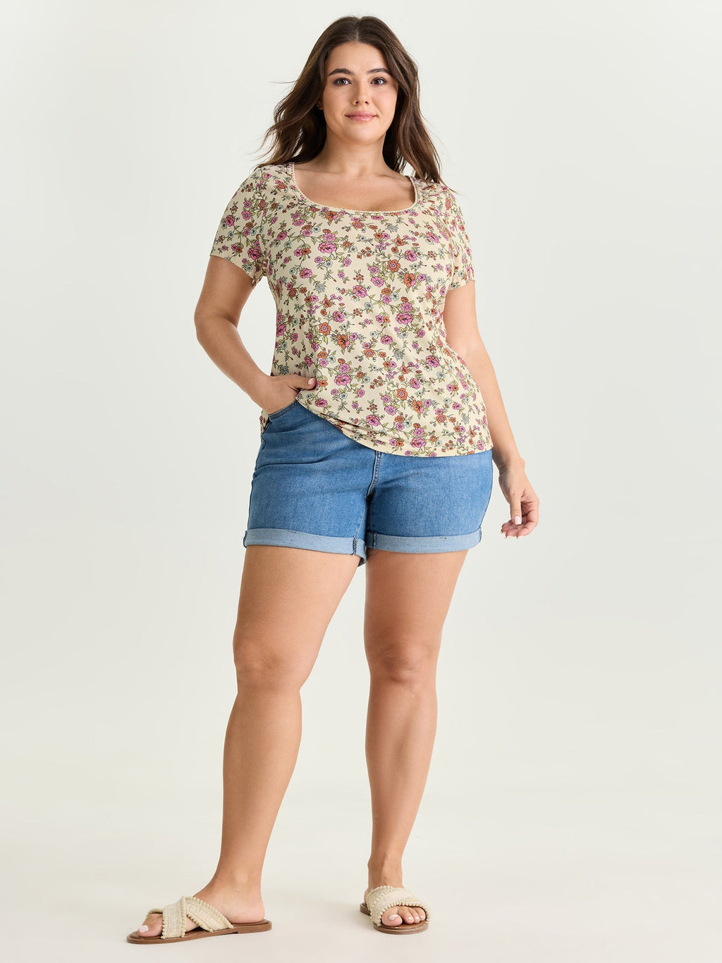 Floral Print Scoop Neckline Fitted T-Shirt
