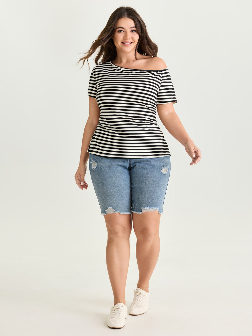 Stretchy Skinny-Fit Raw Hem Denim Shorts