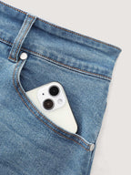 Stretchy Skinny-Fit Raw Hem Denim Shorts