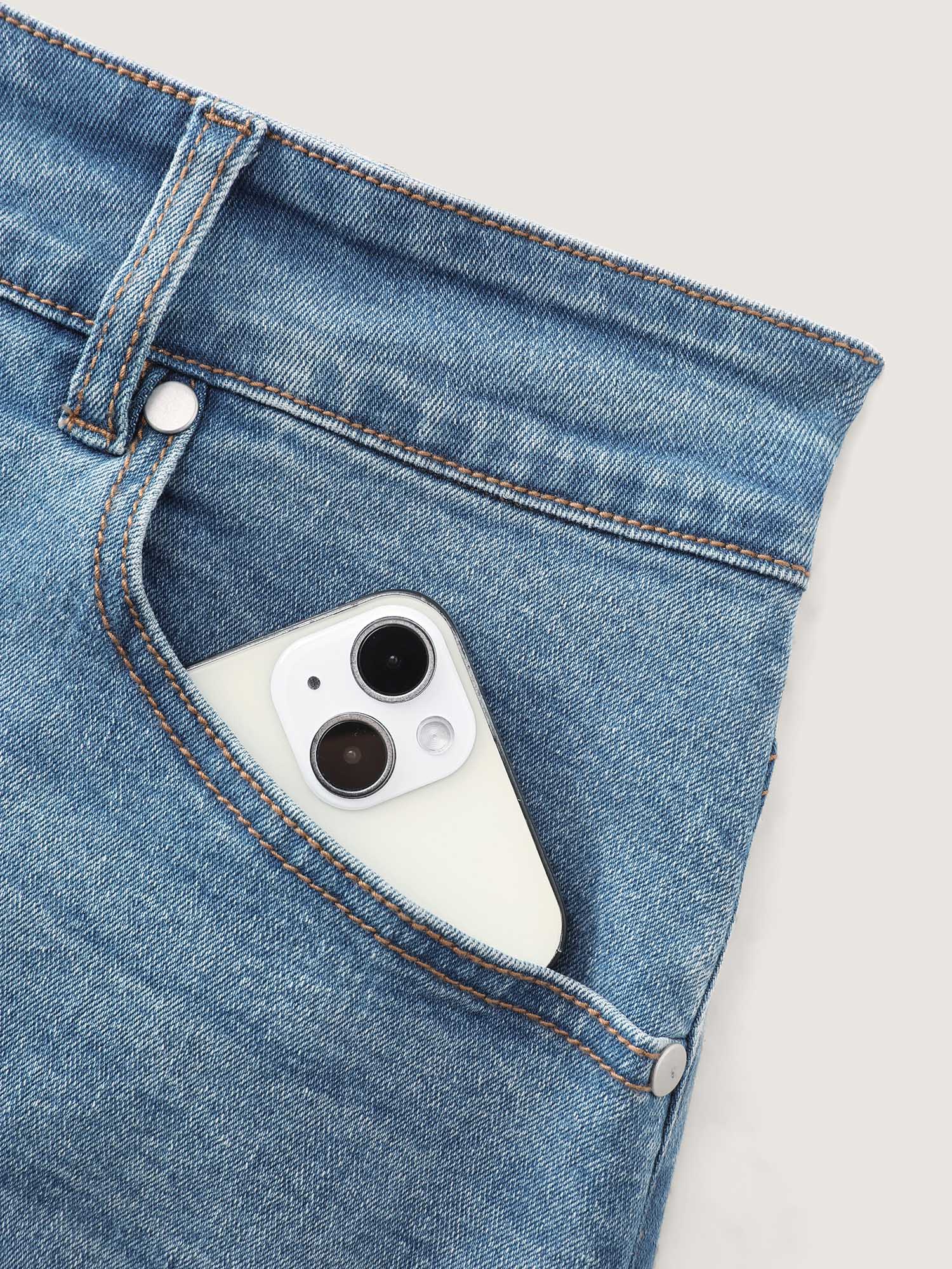 Stretchy Skinny-Fit Raw Hem Denim Shorts