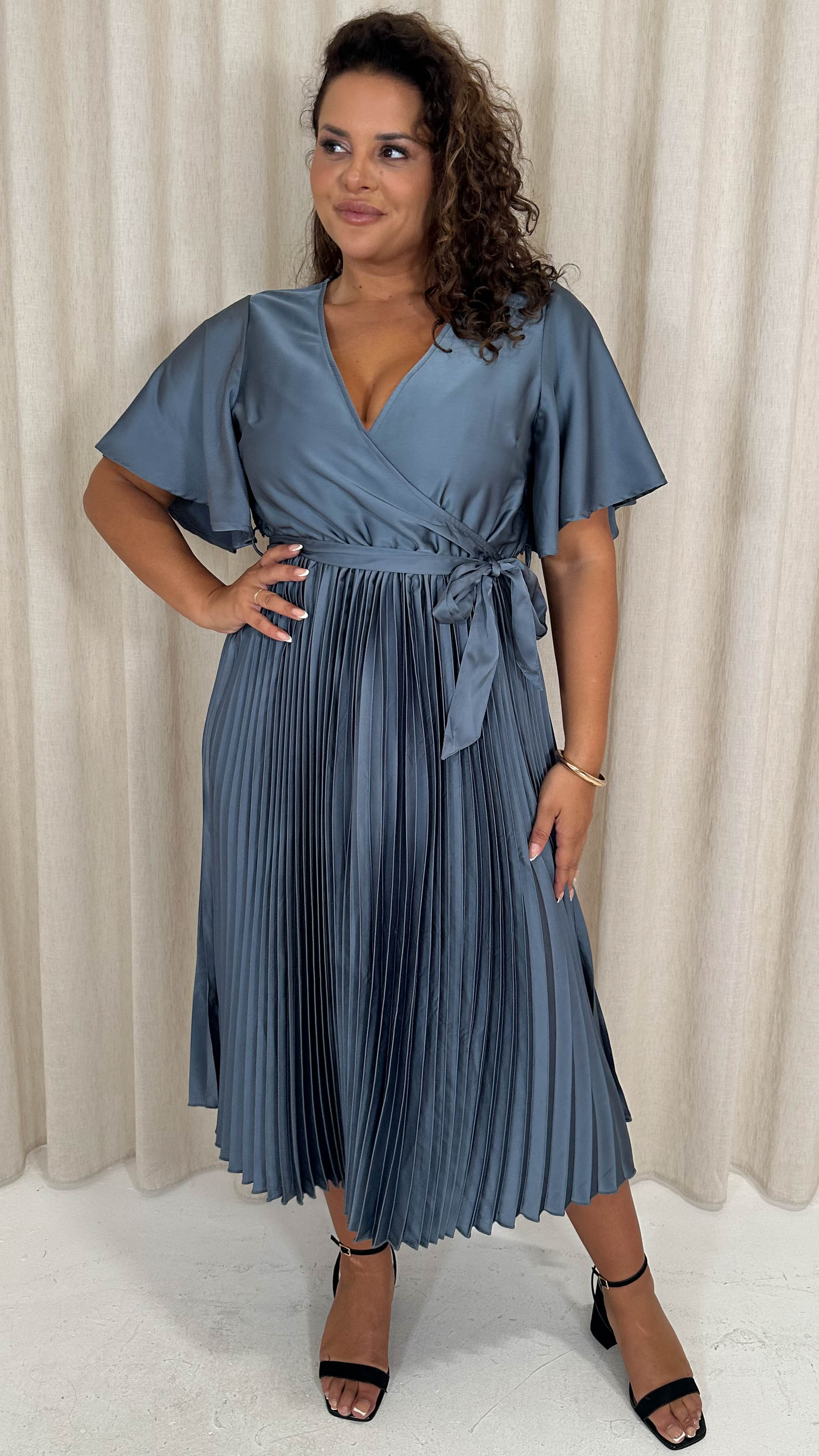 CurveWow Short Sleeve Pleated Midi Dress Gunmetal Grey