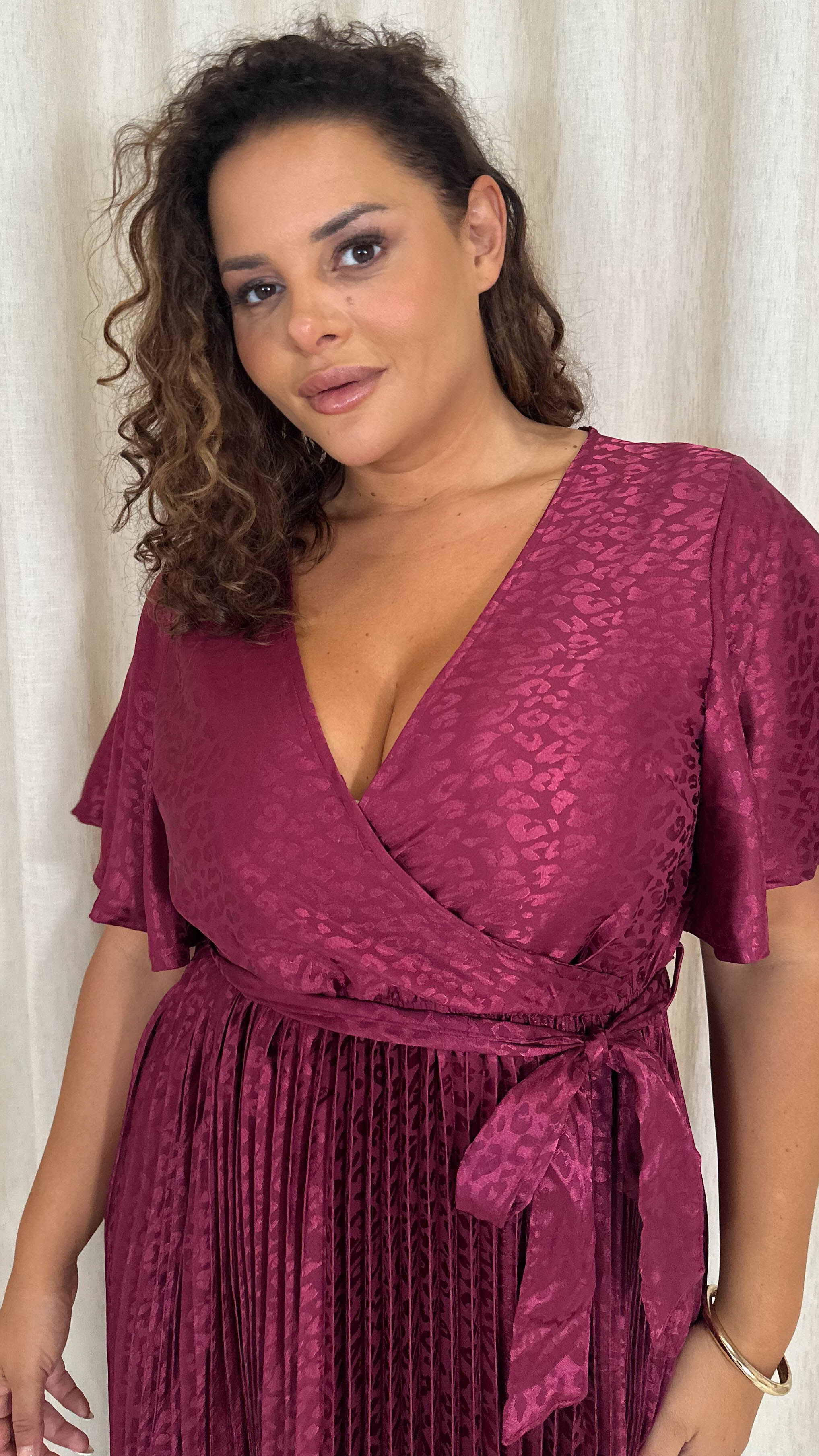 CurveWow Short Sleeve Pleated Midi Dress Wine Animal