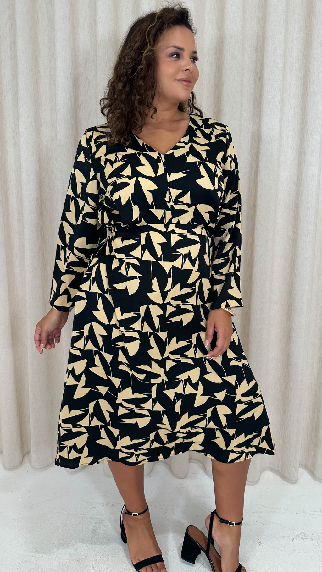 CurveWow V Neck Midi Dress Black Base Abstract