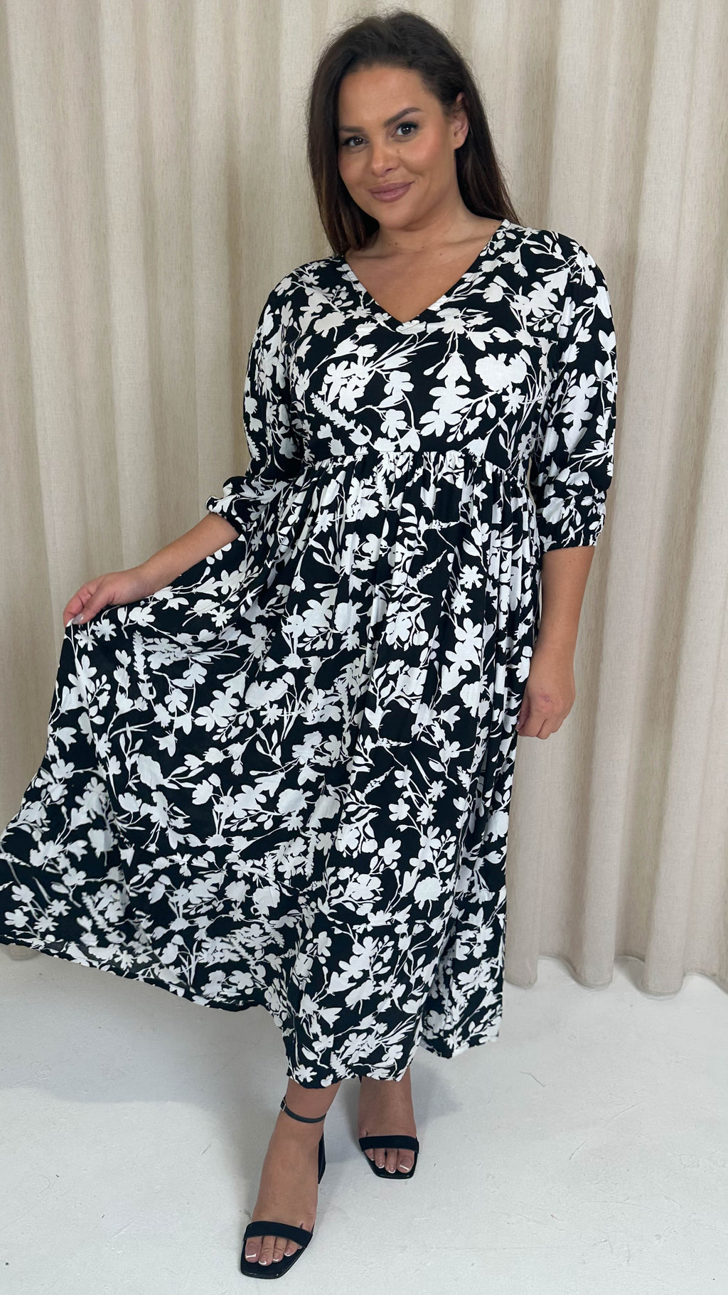 CurveWow Tiered Vneck Balloon Sleeve Maxi Dress Black Floral