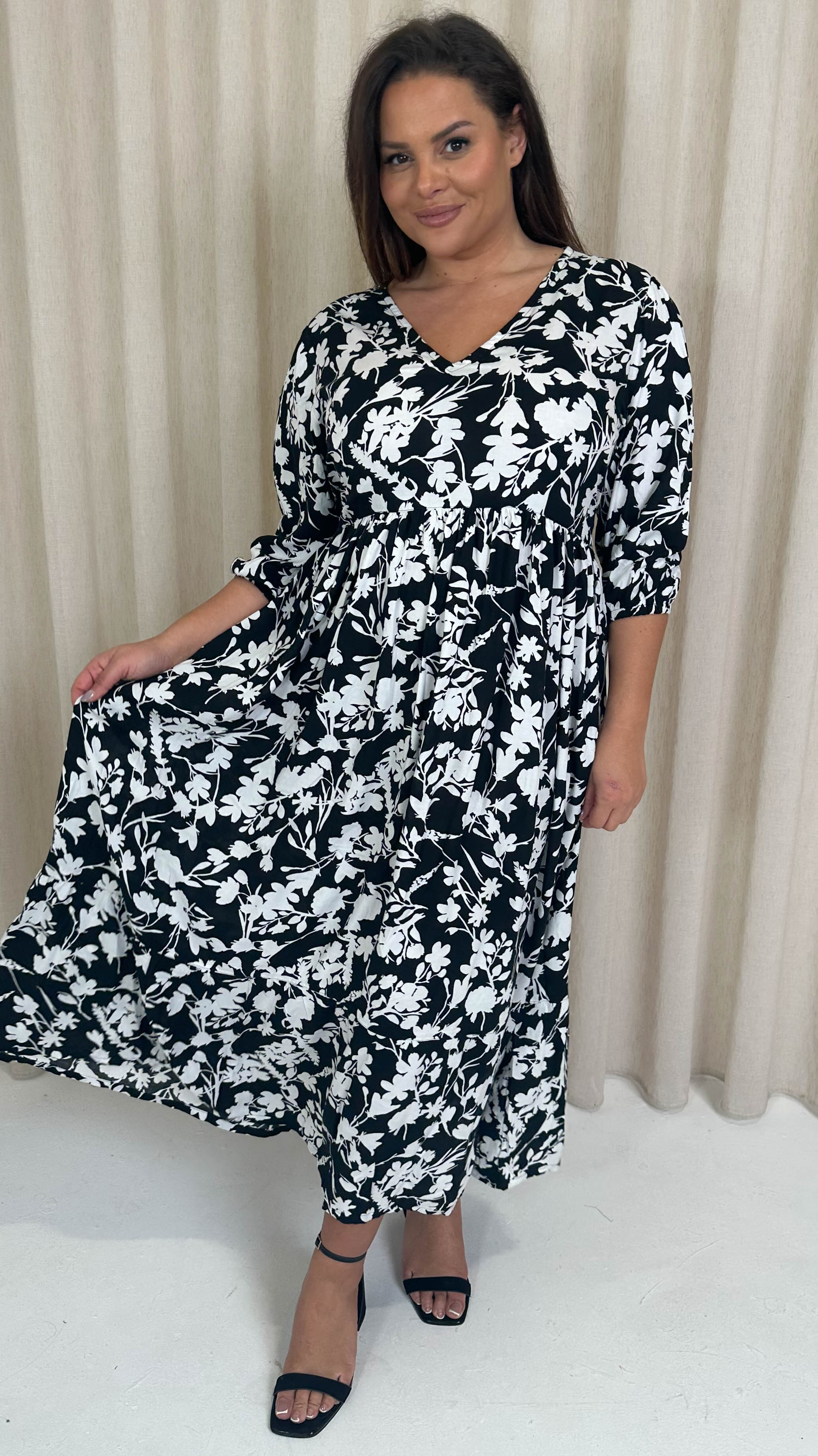 CurveWow Tiered Vneck Balloon Sleeve Maxi Dress Black Floral
