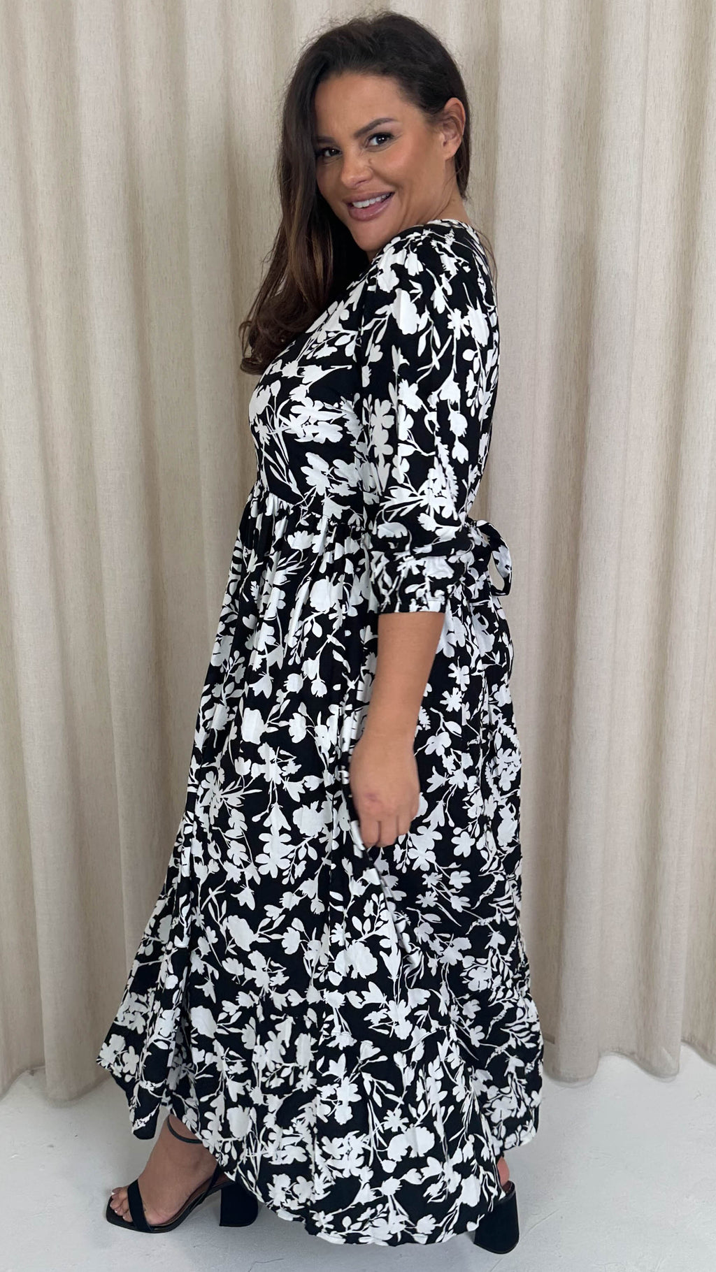 CurveWow Tiered Vneck Balloon Sleeve Maxi Dress Black Floral