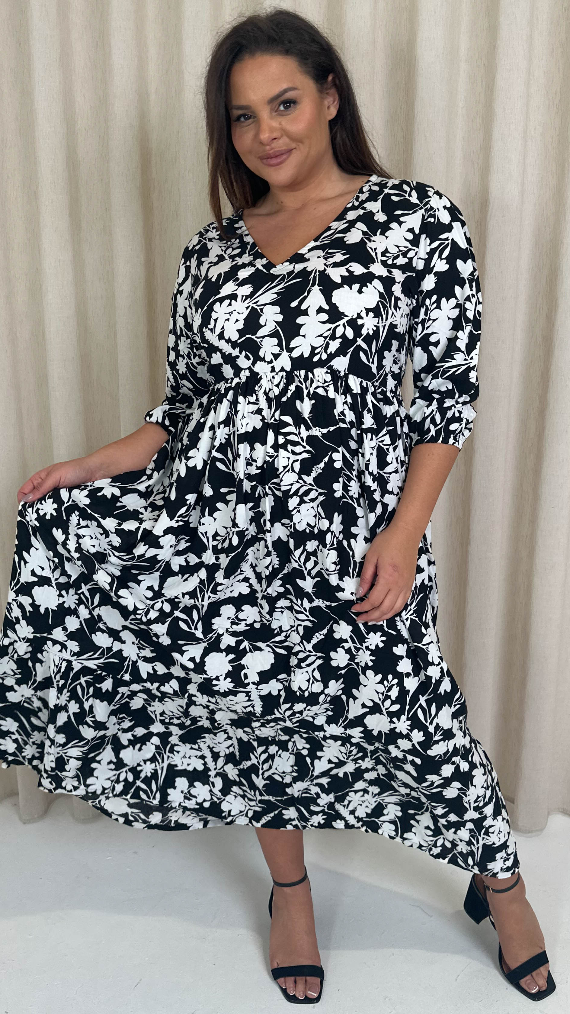 CurveWow Tiered Vneck Balloon Sleeve Maxi Dress Black Floral