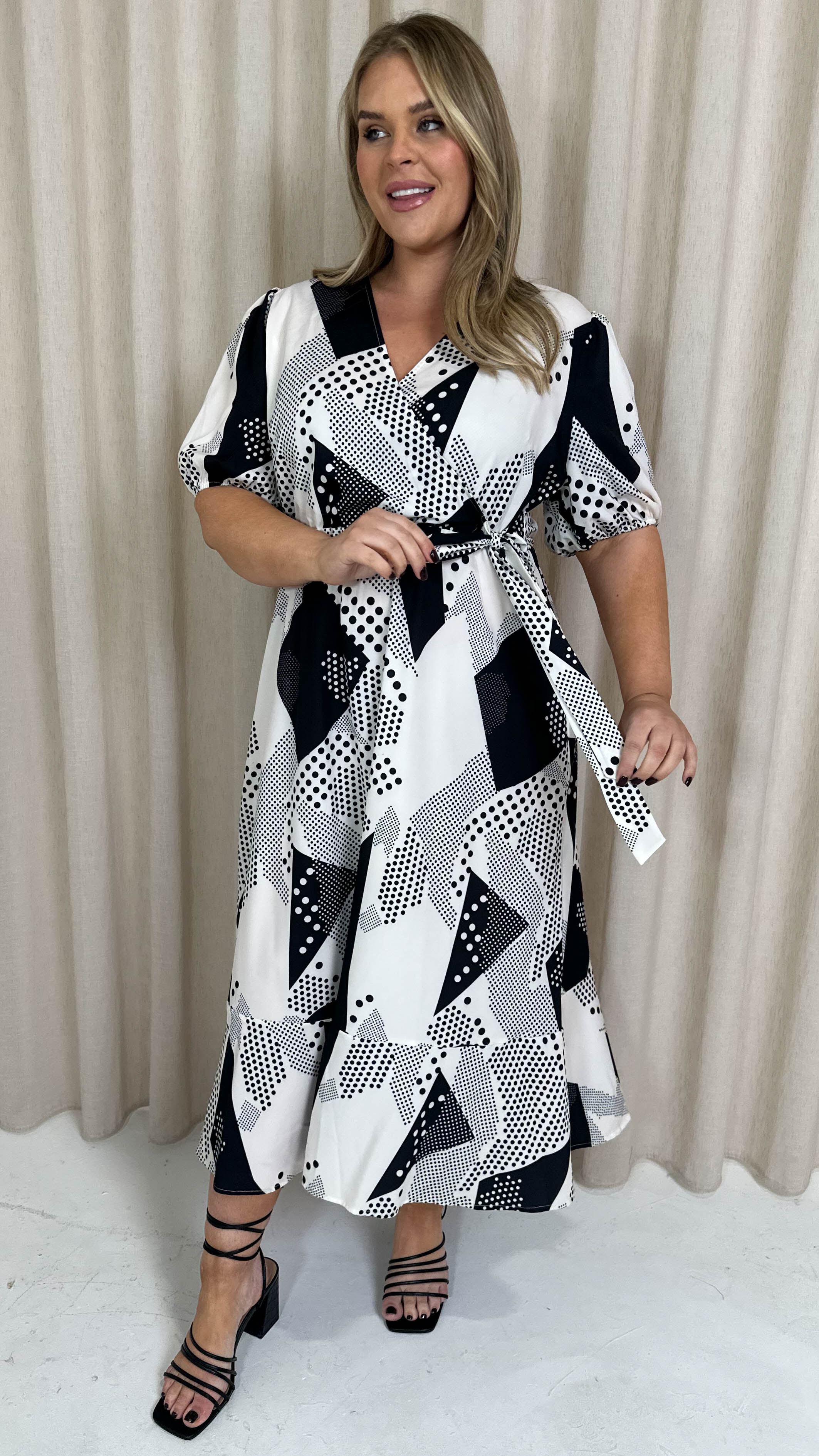 CurveWow Puff Sleeve Wrap Dress Mono Spot