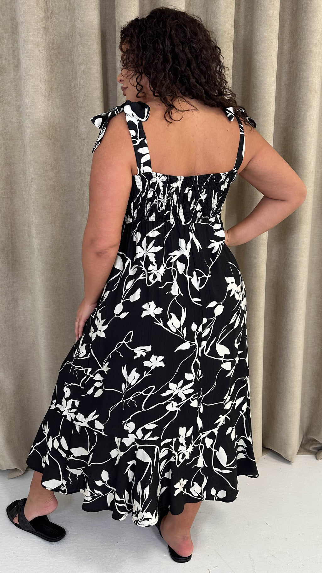 CurveWow Tie Shoulder Strappy Midaxi Dress Mono Floral