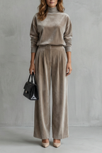 Élianne – Luxe Velour Elegance – Two-Piece Lounge Set