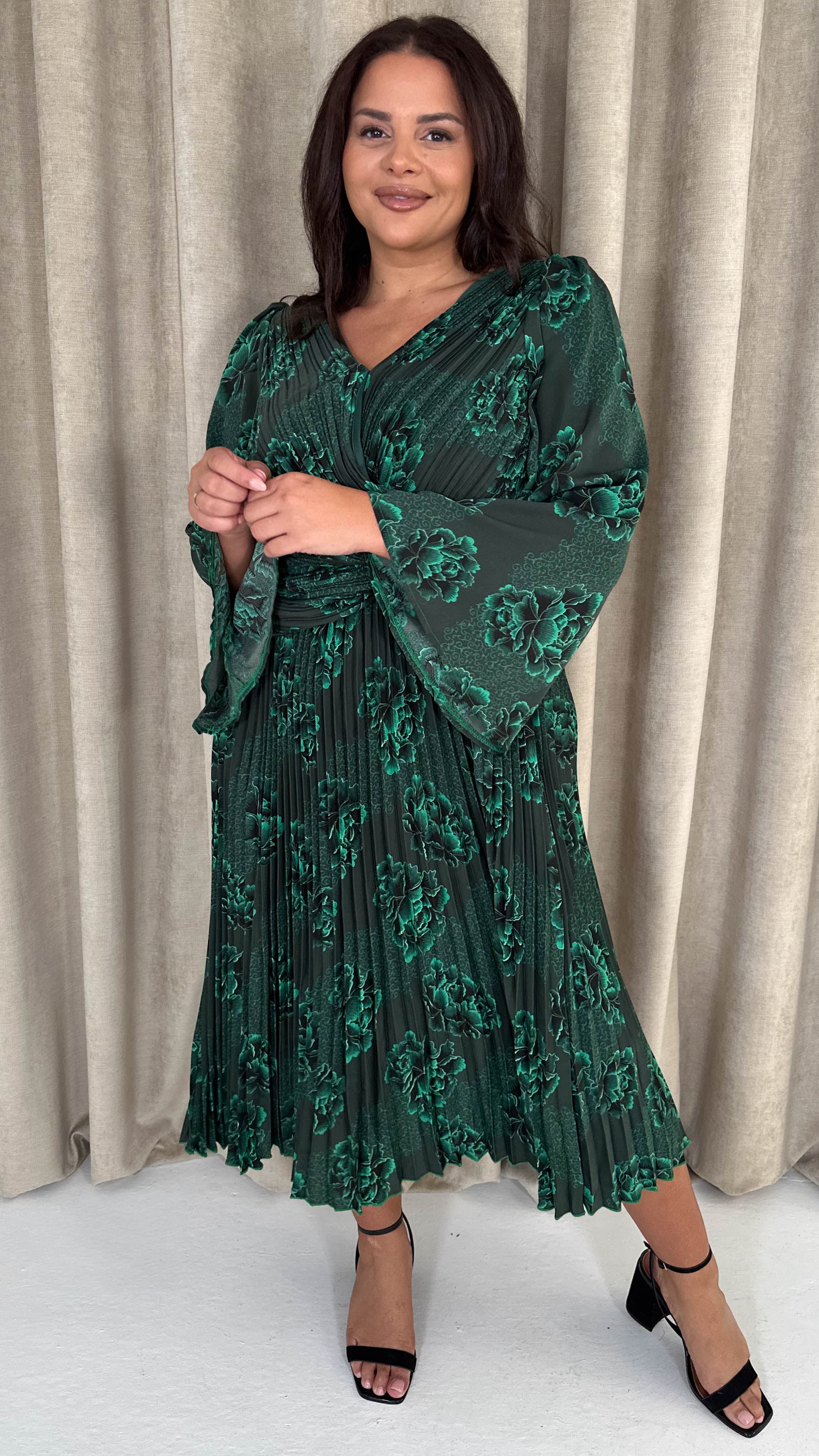 CurveWow Side Knot Pleated Dress Green Floral