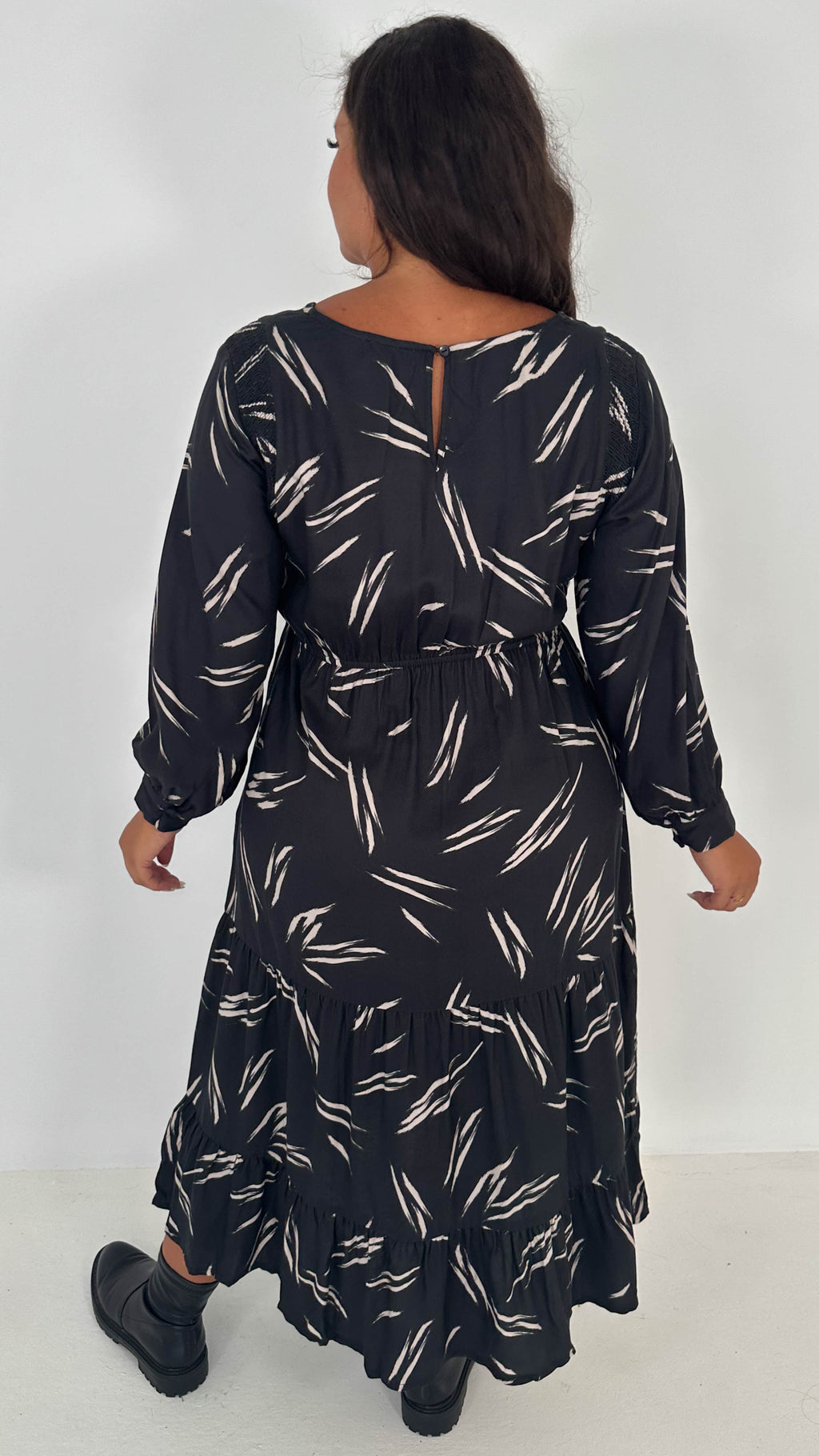 CurveWow V-Neck Midi Dress Black & Nude Print