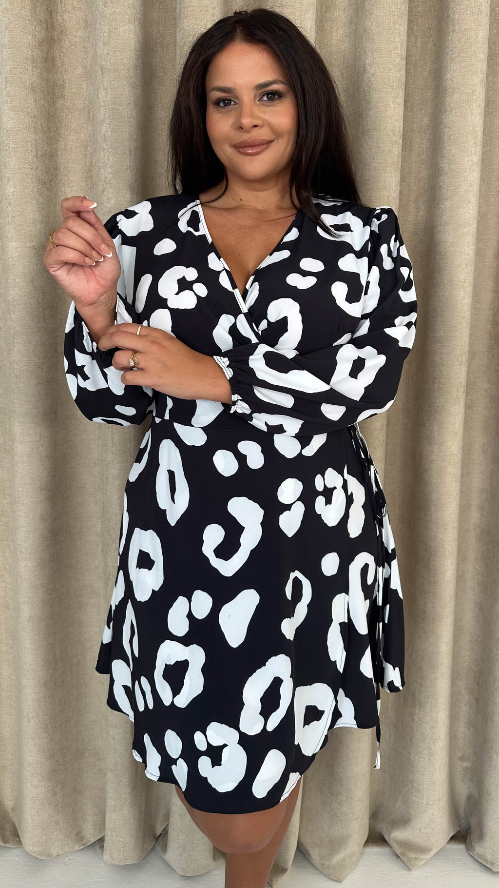 CurveWow Balloon Sleeve Wrap Mini Dress Black & White Leopard