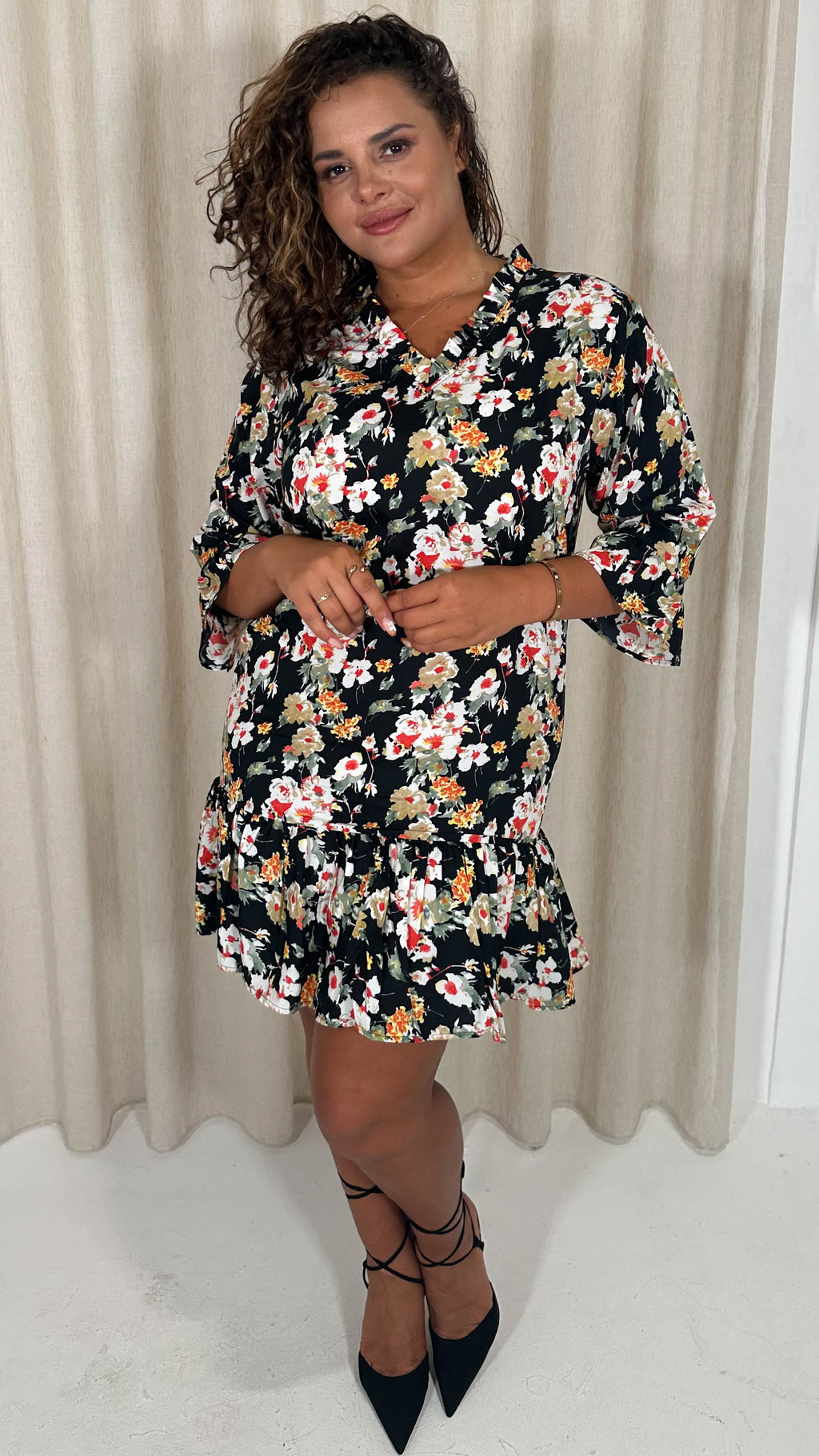 CurveWow Ruffle V Neck Smock Dress Black/Red Floral