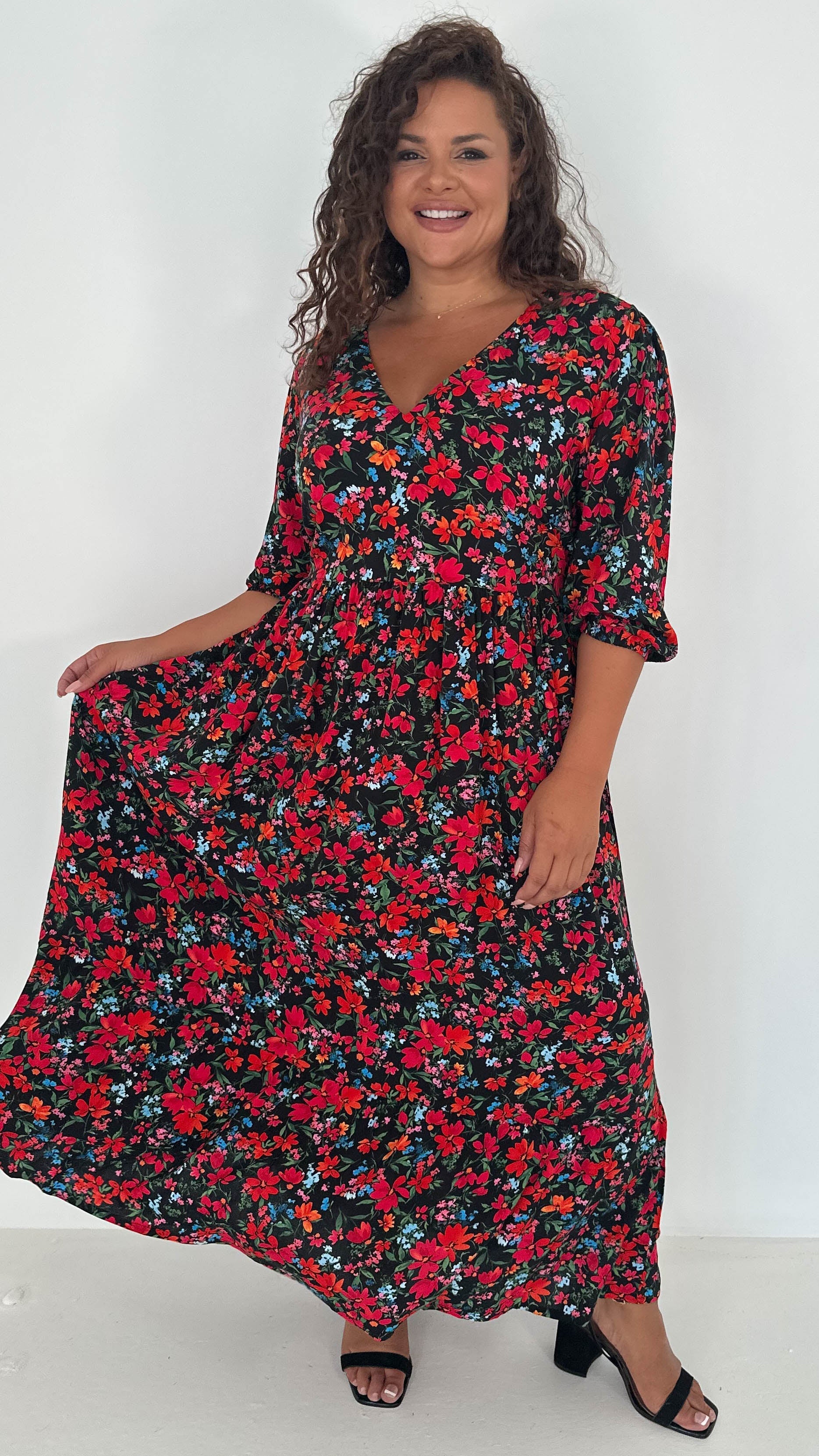 CurveWow Tiered Vneck Balloon Sleeve Maxi Dress Black Multi