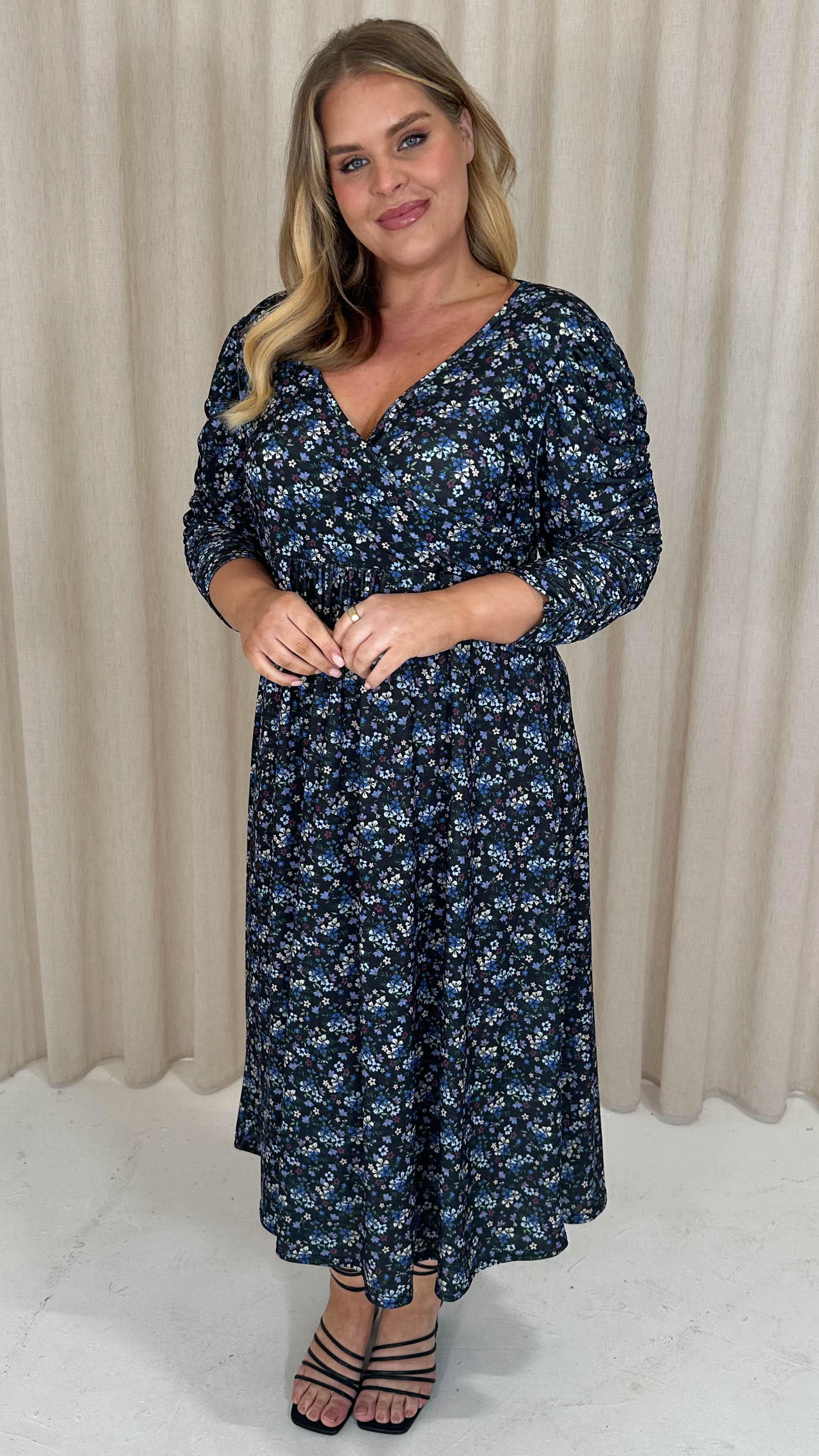 CurveWow 3/4 Balloon Sleeve Wrap Midi Dress Black & Purple Floral