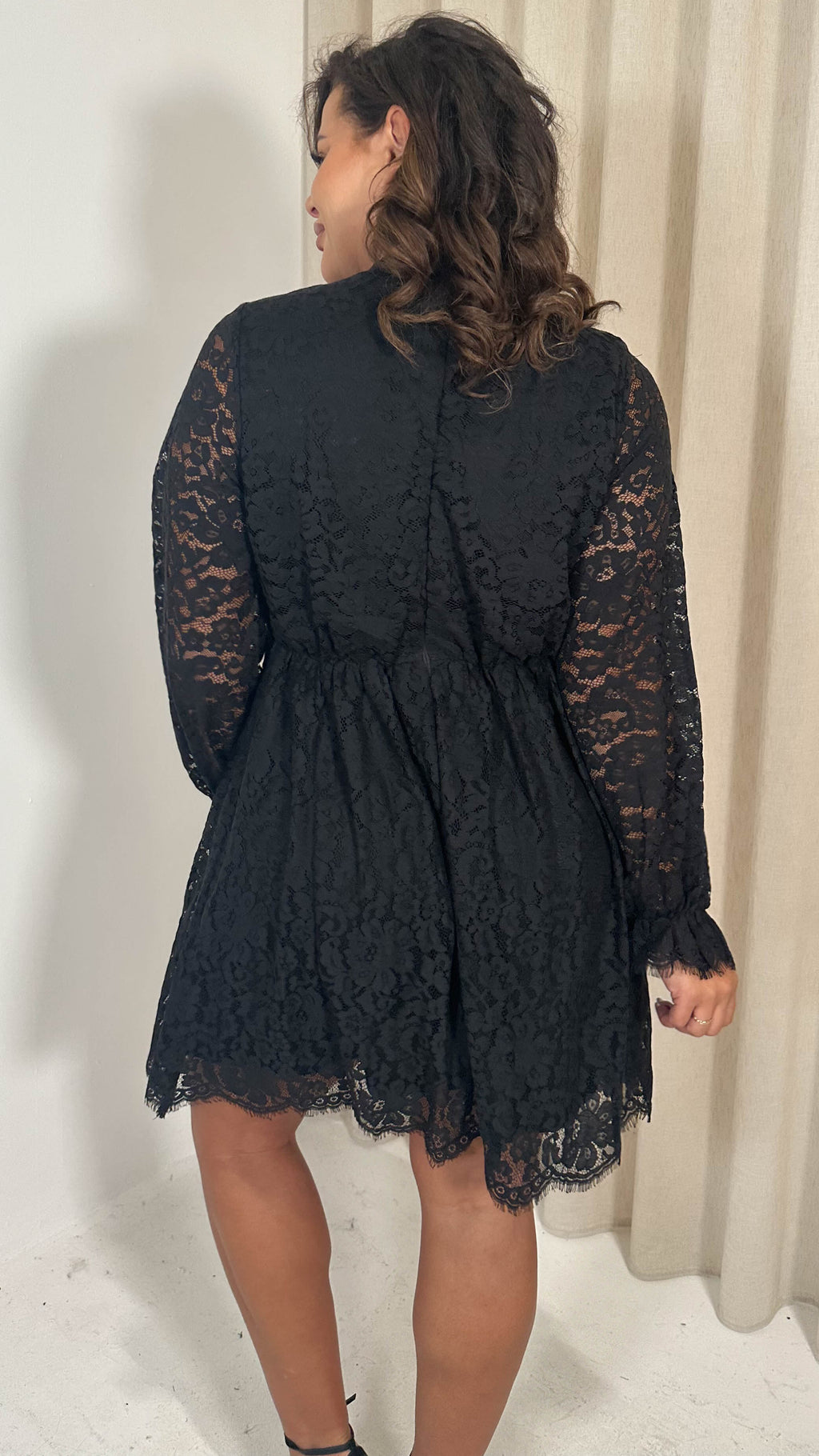 CurveWow Lace Keyhole Shift Dress Black