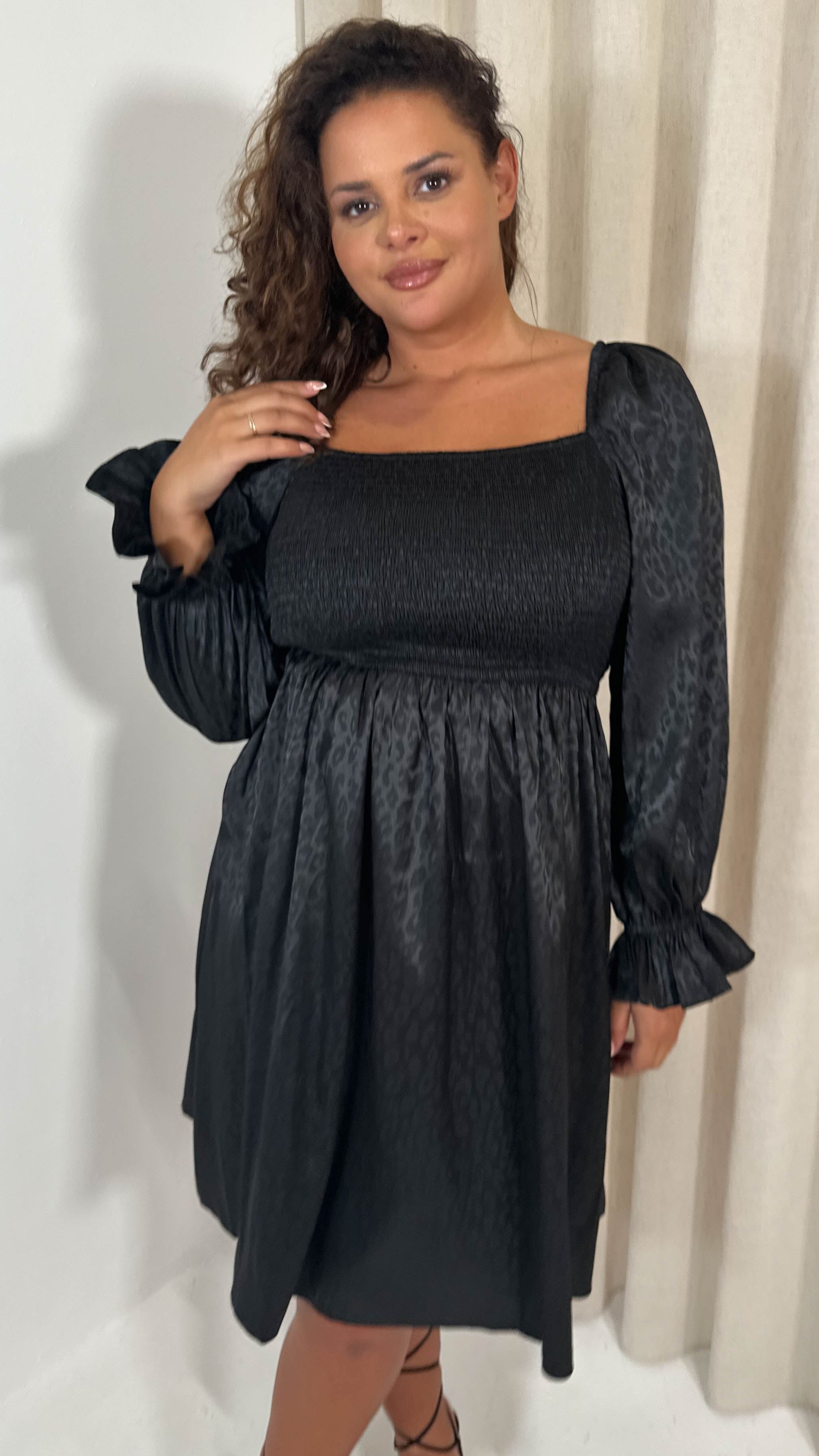 CurveWow Printed Satin Shirred Top Mini Dress Black