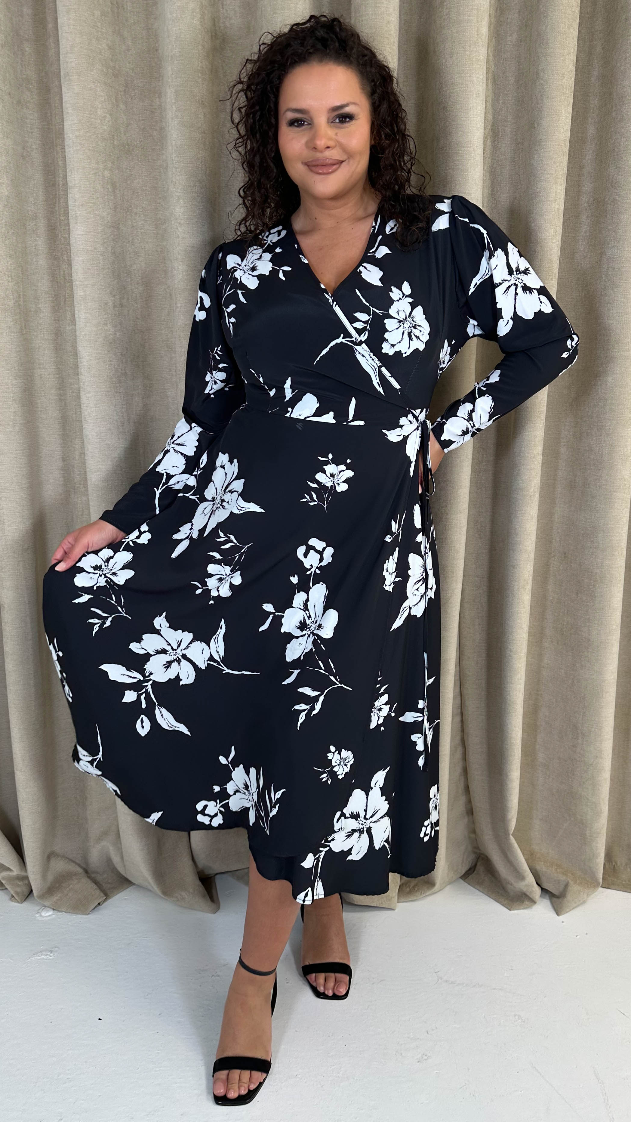 CurveWow Long Sleeve Wrap Dress Black/White Floral